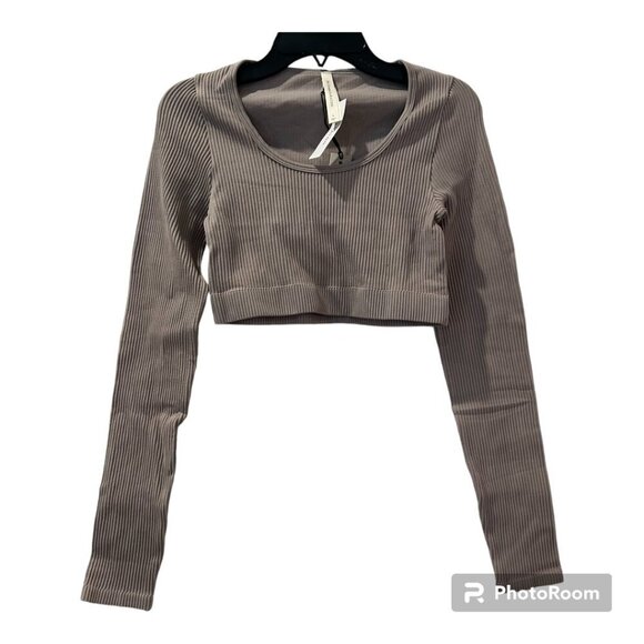 NWT Babaton Sculpt Ribbed Scoop Neck Cropped Longsleeve Size Small Seamless - Picture 7 of 8